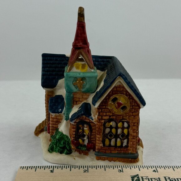 Vintage Ceramic Light-Up Christmas Village Church Chapel Wreath Snow Small 5" - Picture 10 of 14